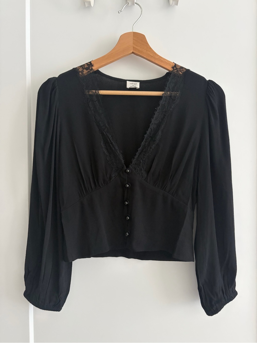 Aritzia Wilfred Romance Me Blouse Black